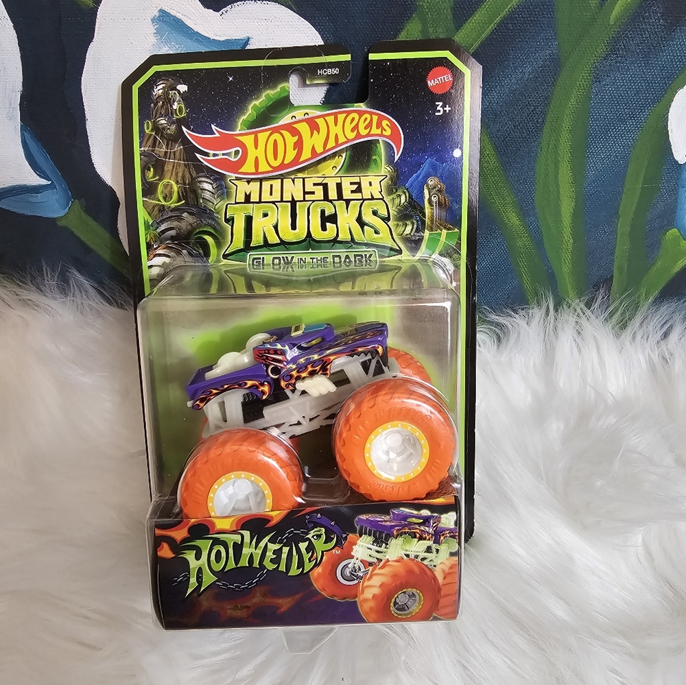 Hot Wheels Monster Truck Glow in the Dark